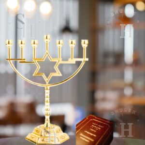 Menoráh Con Maguen David bañado en oro