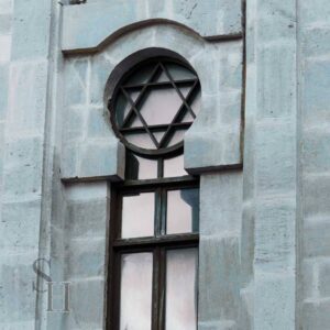 Maguen David, imagen de una sinagoga europea construida sobre piedra natural en época antigua